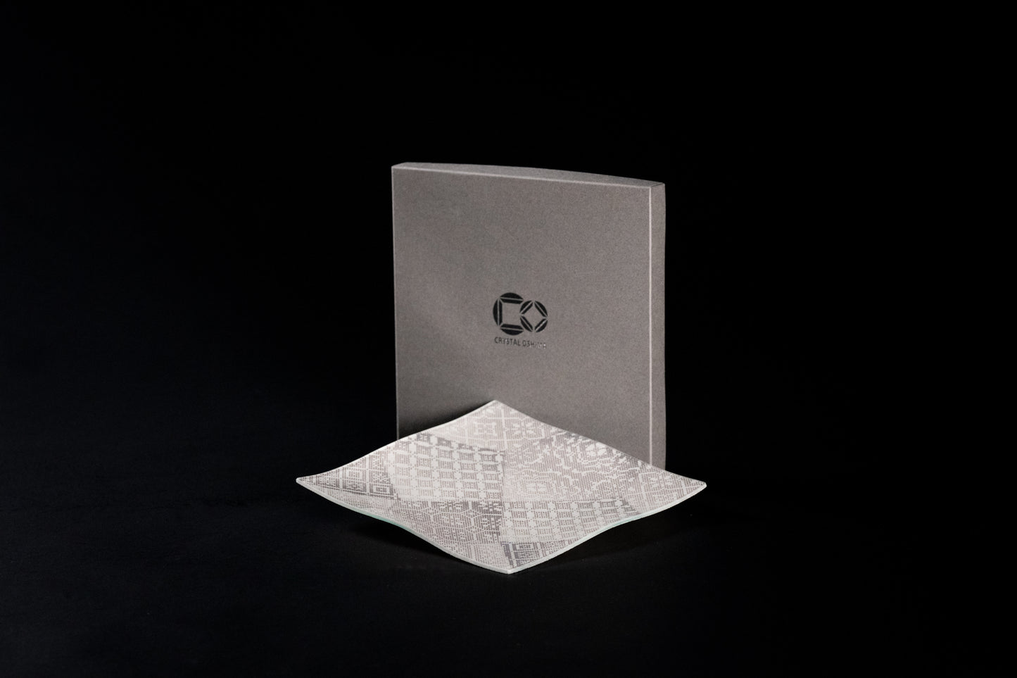 Oshima Tsumugi square plate 13cm checkered pattern