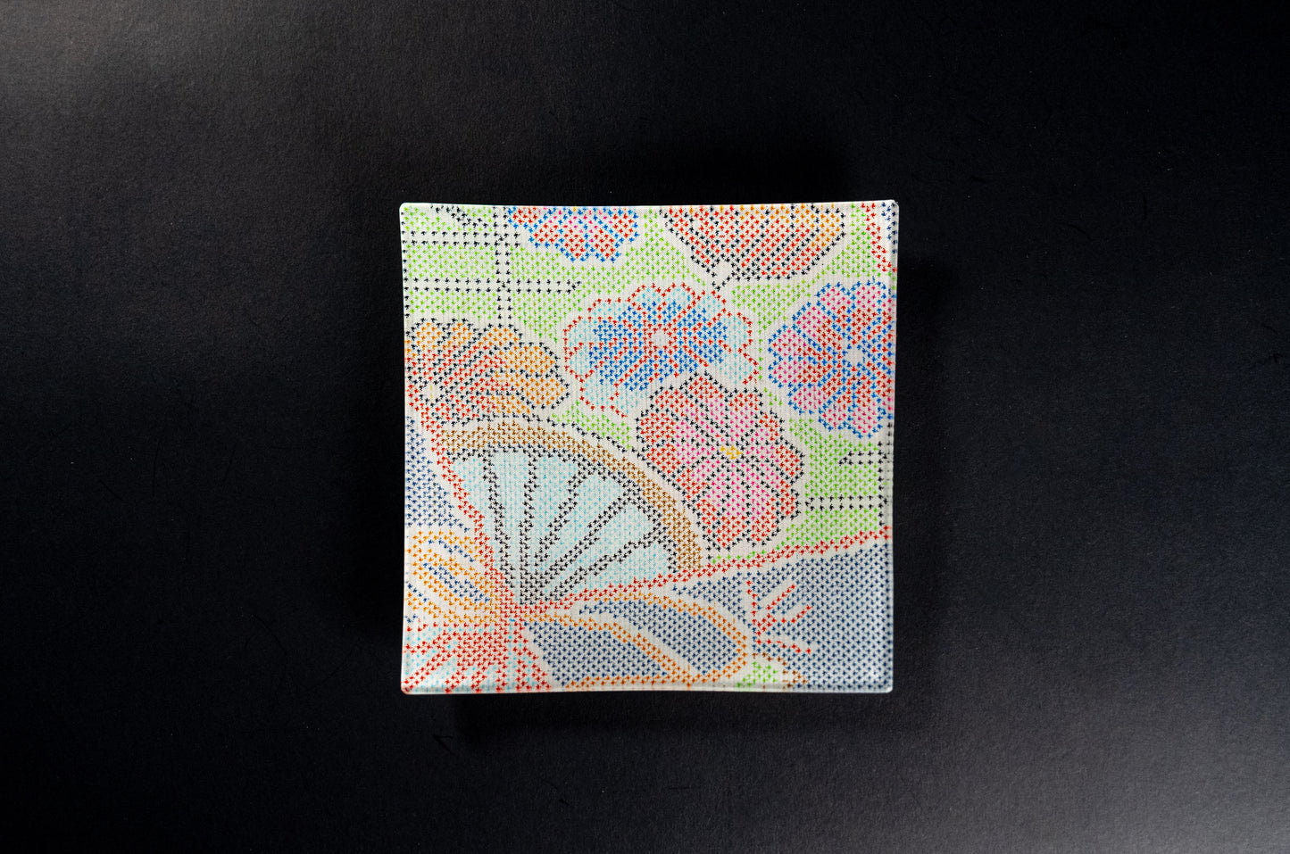 Oshima Tsumugi square plate 13cm checkered pattern