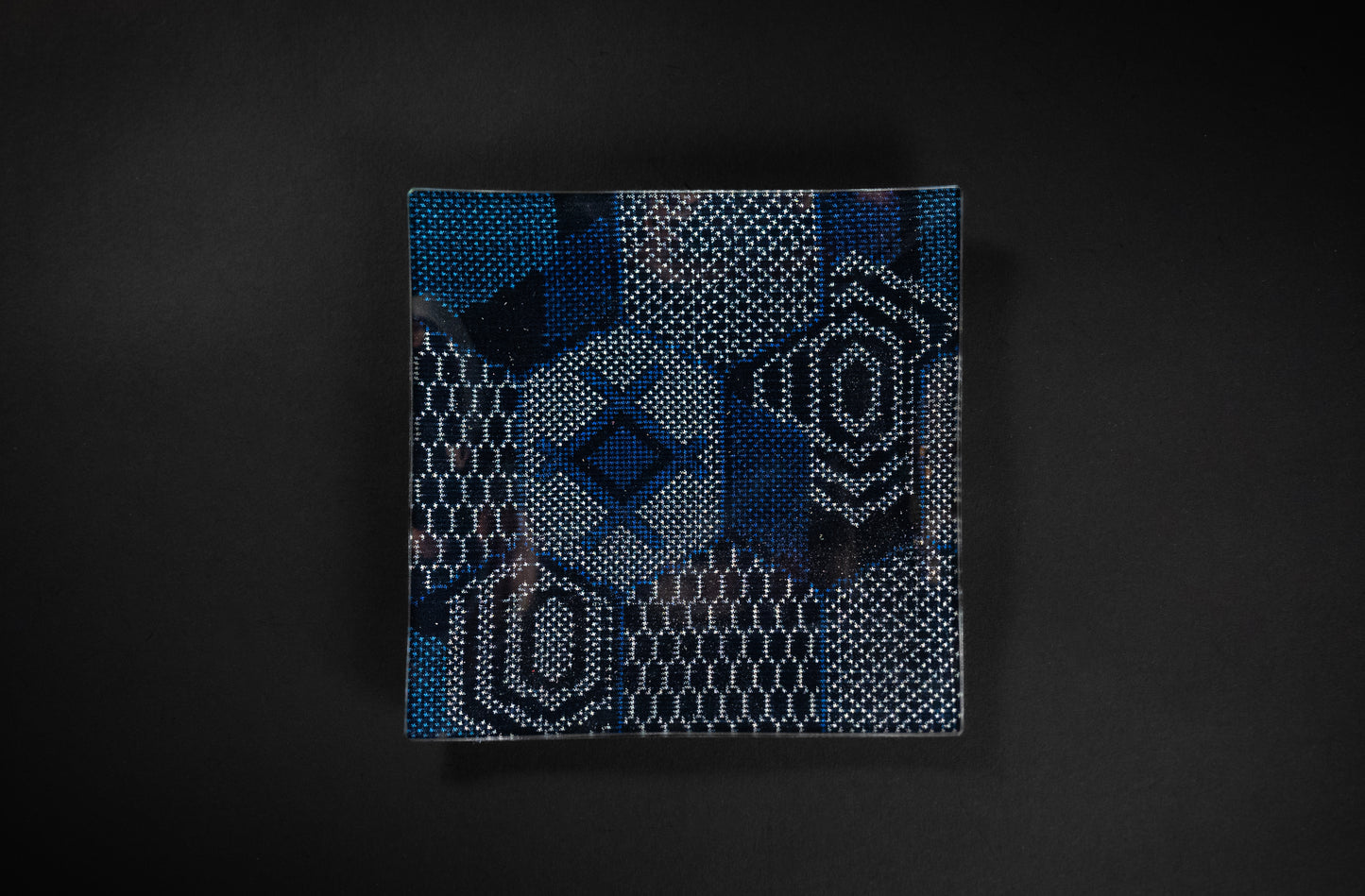 Oshima Tsumugi square plate 13cm checkered pattern