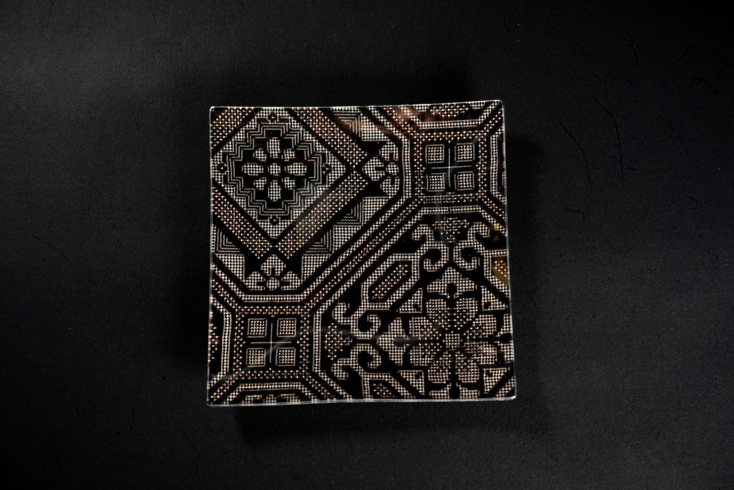 Oshima Tsumugi square plate 13cm checkered pattern